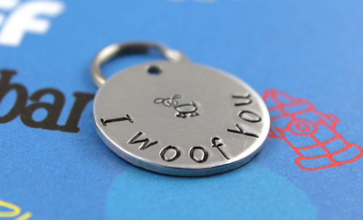 Customized cute pet tag - I woof you